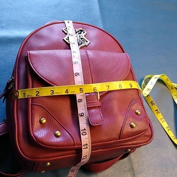 Harry Potter Hogwarts Red Backpack w/ Adjustable straps Movie Series - Picture 7 of 15